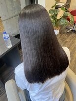 ヨンセンチメートルヒロサカ(4cm HIROSAKA)&nbsp;艶ストレート