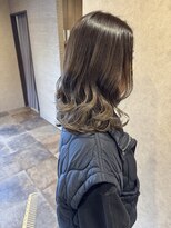 イロハ(iroh)&nbsp;イルミナカラー/ハイライト/伸ばしかけヘア