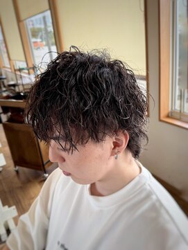 コモレビ(komorebi) 【山本智文】ツイストスパイラルパーマメンズウルフ