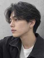 オグジュアリー 表参道(aux.)&nbsp;カルマヘア韓国風コンマヘア ツーブロックショートセンター分け