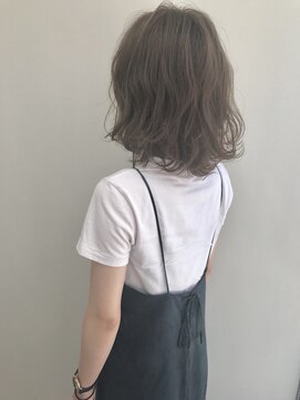 ラウレア(Laule'a) ミルクティーカラーグレージュハイライトカラー ラウレア新福島