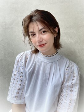 メゾンドイギー(MAISON de IGGY) フェザーバングで大人かわいい カーキグレージュボブ◎