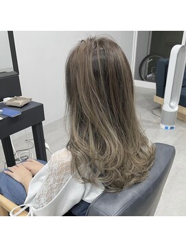 チーク(CHiiK) バレイヤージュ×グレージュ