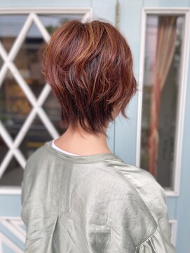 ランダーブルー(LANDER BLUE) 大人ウルフ/くせ毛ショート/ハイライト