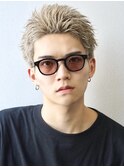 アッシュブロンドスパイキーショート