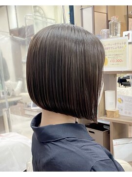 アッシュ 横浜西口店(Ash) ナチュラル前下がりボブ