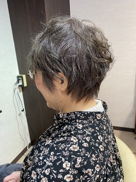 トモ(tomo.) デザインパーマ