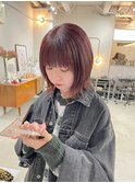 20代30代艶感ピンクベージュ小顔外ハネショートボブ