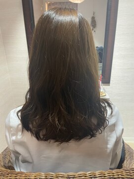 ロアゾブルー(L'oiseau Bleu) ナチュラルで素髪感のあるセミロングスタイル