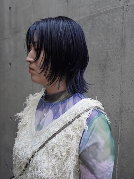カシ 中目黒(CASI) 個性を引き立てるボブウルフ × ルーツカラー