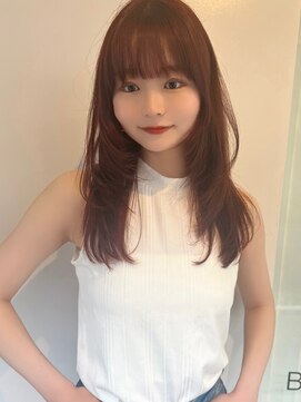 フリー(Free) 大人似合わせカットニュアンスカラーグレージュツヤ髪スタイル