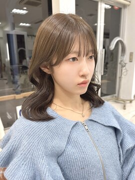 フォルテ 中田店 くびれ巻きオリーブベージュ盛れる顔まわり