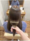 透明感抜群オリーブグレージュ【阿部佑香】