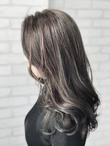 アヴェク トワ(avec toi)&nbsp;3Dハイライト&ローライト×グレーアッシュ×立体感