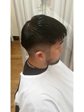 ティーズバーバー 亀有店(T's BARBER) フェードクロップスタイル