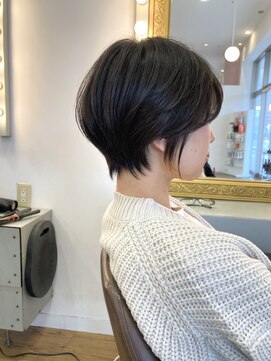 コワファースト 別府 丸みくびれショート