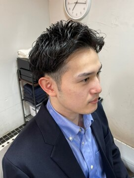 ディスイズバーバーセカンド(THIS IS BARBER 2nd) アップバング　黒髪　ビジネス　ツーブロック　20代/30代/40代