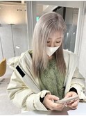 ホワイトグレージュ