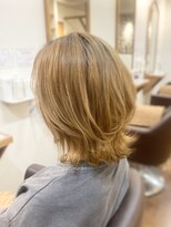 フリージア(freesia)&nbsp;30代40代50代/ミディアムヘア/斜めバング