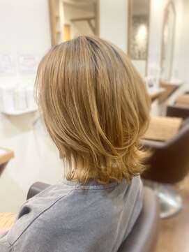 フリージア(freesia) 30代40代50代/ミディアムヘア/斜めバング