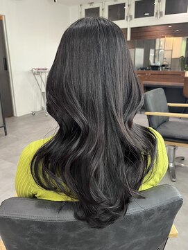 ビューエヒメ(VIEW EHIME) 顔まわりカット/レイヤーカット/韓国/ロングヘア/グレー