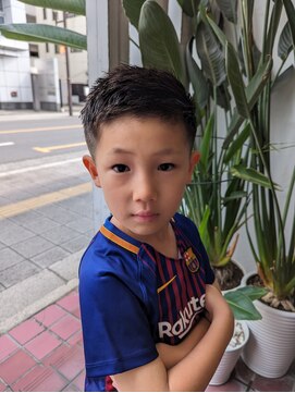 アン(Hair make un) キッズカット