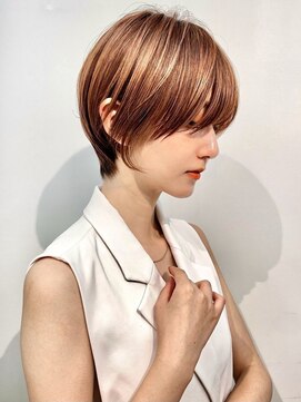 ヴェイン 渋谷(vain) 丸みショートボブ　くびれショート　ブラウン　デザインカラー