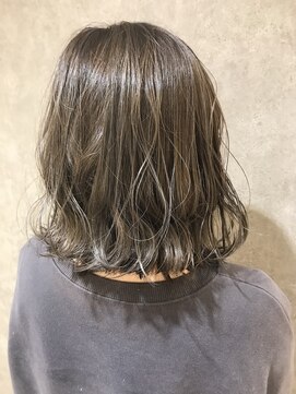 ランプ(Lamp) 切りっぱなし外はねボブ