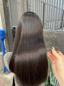 オーダーメイドストレートでまとまりある扱いやすい髪へ