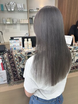 ブリーチ必須　シルバーカラー