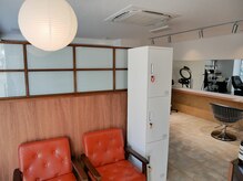 オーレア(AUREA)の雰囲気（大きな窓からやわらかな光が入るリラックス空間…）