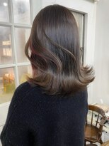 アリュウル 表参道 青山(Allure)&nbsp;インナーカラーピンク グレージュ 顔まわりレイヤー 東垂水