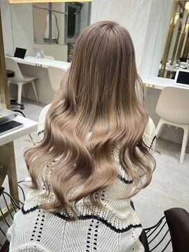 ロンド レア 天神大名店(Lond Le’a) ダブルカラー/インナーカラー/イヤリングカラー/ペールベージュ