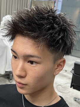 イーラ(era) ホワイトメッシュツイストパーマジェットモヒカン短髪