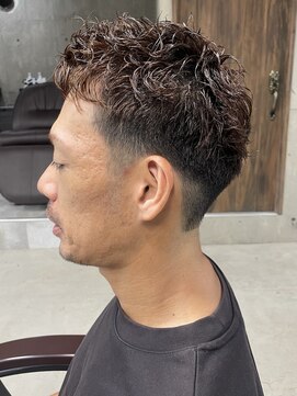 フイ 自由が丘(Men's hair Hui) メンズ/アップバング/ツーブロックマッシュ/束感ショート波巻き