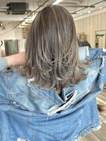 ラヴィエール(LAVIERE by R-EVOLUT)&nbsp;ホワイトバレイヤージュ/外はねボブ【柏/柏駅】