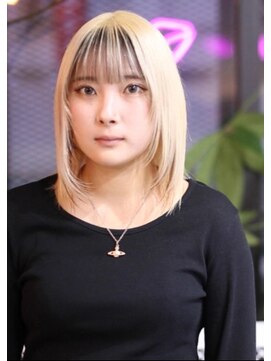 グリット ヘアープラス(grit.HAIR|+) 【grit.】YOHEI WORKS (ホワイトブロンド/フェイスフレーミング)