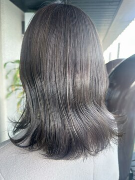 フィルム(FiLMs) アッシュブラウン/くびれヘア