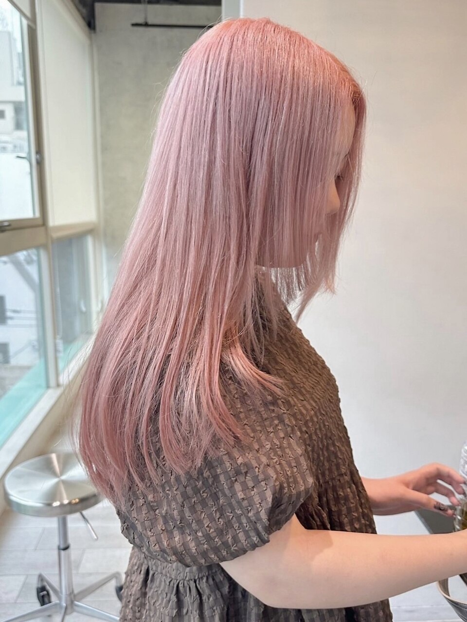 ピンクベージュ/ブリーチ/表参道/女性美容師