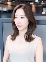 アルバム 銀座(ALBUM GINZA)&nbsp;顔周りレイヤーくびれミディ韓国ヘア暗めカラー_F30337