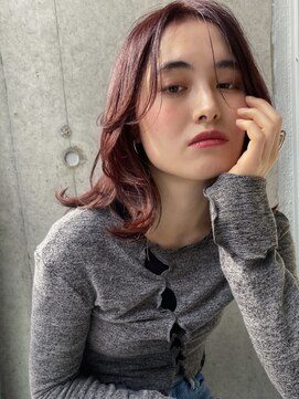 ラダ(Lada) 【LadA 城本英恵】 つやつやミディアムスタイル