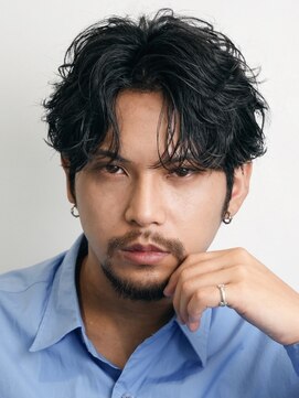 フィフス 天神大名(fifth) 渋谷メンズパーマフェザーパーマセンターパートガイルヘアゆるめ