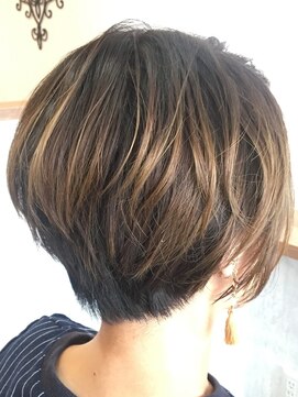 レナス(Renous) 【RENOUS】ふんわり小顔見えショート☆