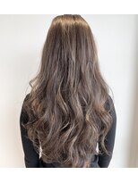 ダブル(W) グレージュカラー レイヤーロングスタイル