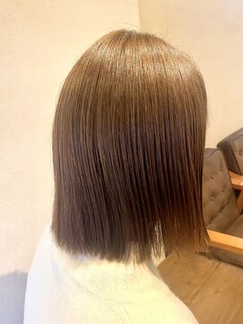 ココカラヘアー ニコ(cococara hair nico) ブリーチなし/ダブルカラー/切りっぱなしボブ/ハイトーン