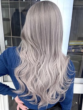 ロウル 渋谷(LOWRL) 海外シルバー/ブリーチ/渋谷/ケアブリーチ/エクステ/ハイトーン