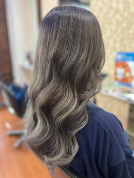 アークスヘアー 20代30代大人可愛い髪質改善小顔艶感ミディミルクティーベージュ