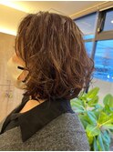 クセ毛風な大きいカールのボブパーマスタイル