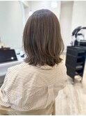 Say.ミディアムホワイトグレージュミニウルフぱっつん前髪表参道