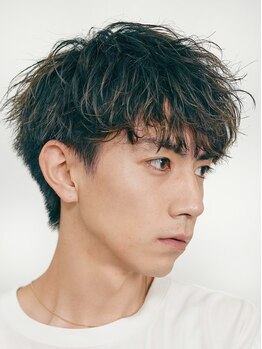 骨格に合わせ再現性を重視したメンズパーマが人気＊簡単スタイリングで質感良いスタイルに◎